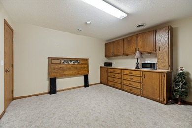 Welcome to easy, low-maintenance living in one of Eau Claire's - photo 24