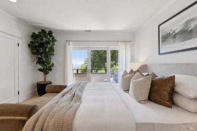 Desirable 3 unit building with a tenant-occupied studio! Located - photo 29