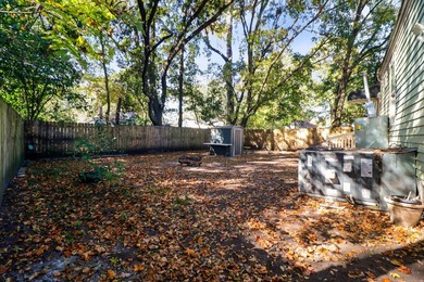 Motivated Seller! Repairs in progress. Beautifully updated home - photo 34