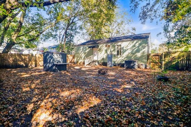 Motivated Seller! Repairs in progress. Beautifully updated home - photo 35