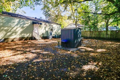 Motivated Seller! Repairs in progress. Beautifully updated home - photo 36