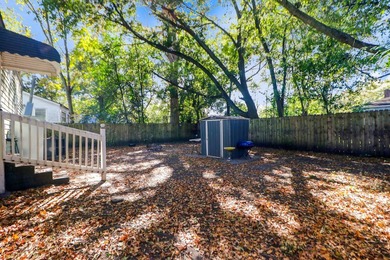 Motivated Seller! Repairs in progress. Beautifully updated home - photo 37