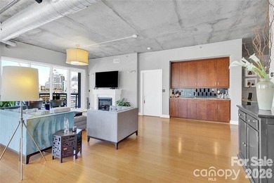 Enjoy Exceptionally stunning city views and sunsets from this - photo 4