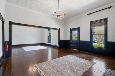 The guest house is what stops people. Fully separate from the - photo 17