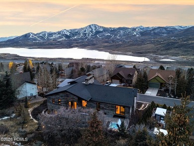 Reservoir-view mountain contemporary living in Deer Mountain: - photo 3