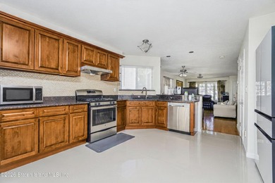 Welcome to 162 Bathgate St - Beautiful Legal 2 family Semi - photo 7