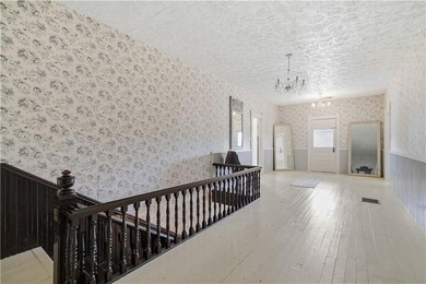 The guest house is what stops people. Fully separate from the - photo 38