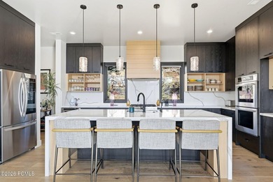 Reservoir-view mountain contemporary living in Deer Mountain: - photo 8