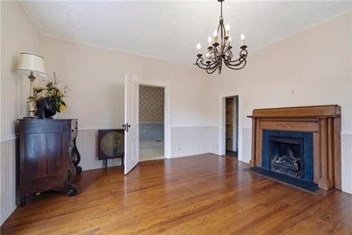 The guest house is what stops people. Fully separate from the - photo 40