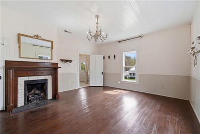 The guest house is what stops people. Fully separate from the - photo 42