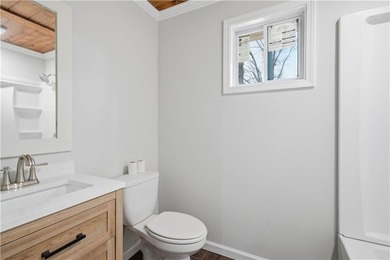 The guest house is what stops people. Fully separate from the - photo 47