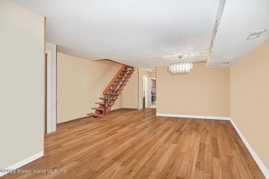 18Ft WIDE Town House with a Finished 3rd Floor and Resort Style - photo 3