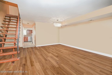 18Ft WIDE Town House with a Finished 3rd Floor and Resort Style - photo 4