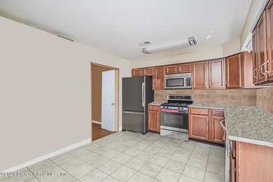 18Ft WIDE Town House with a Finished 3rd Floor and Resort Style - photo 7
