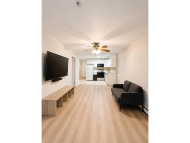 Welcome to this beautifully maintained one-bedroom condo - photo 3