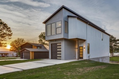Stunning modern new lake home perfectly positioned at the mouth - Lake Home For Sale in Gun Barrel City, Texas