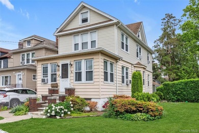 Detached single-family 3-bedroom, 1.5-bath Colonial in the - photo 1