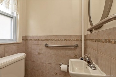 Detached single-family 3-bedroom, 1.5-bath Colonial in the - photo 6