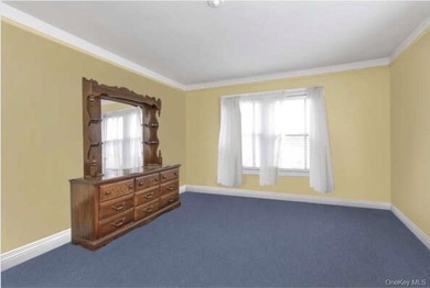 Detached single-family 3-bedroom, 1.5-bath Colonial in the - photo 8
