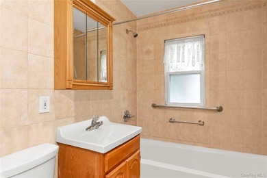 Detached single-family 3-bedroom, 1.5-bath Colonial in the - photo 10