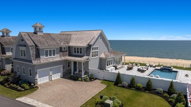 This exquisite custom-built home in the coveted New Seabury - photo 1