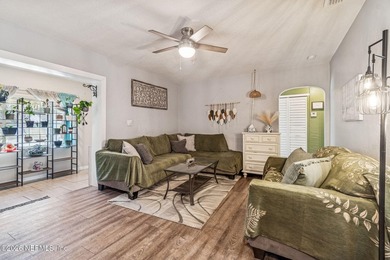 Move-in ready Ortega bungalow with $45K in upgrades. This - photo 14