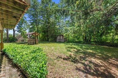Unique property tucked away on a private wooded lot in a quiet - photo 23
