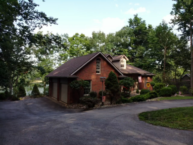 Double waterfront lot with panoramic views of the clear waters - photo 3