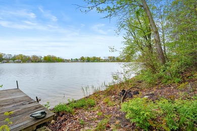 Life feels a little different at the lake! Morning coffee on the - photo 40