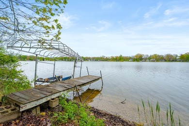 Life feels a little different at the lake! Morning coffee on the - photo 41