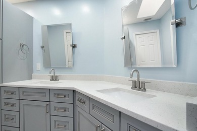 Move-in ready 2BR/2BA second-floor condo in Hanson's Landing, a - photo 9