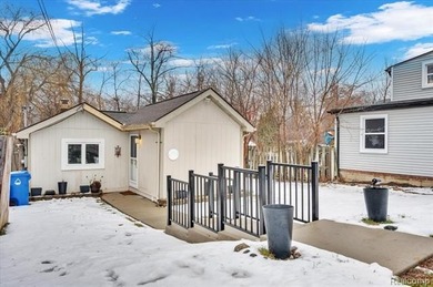 (private lake, pond, creek) Home Sale Pending in Waterford Michigan