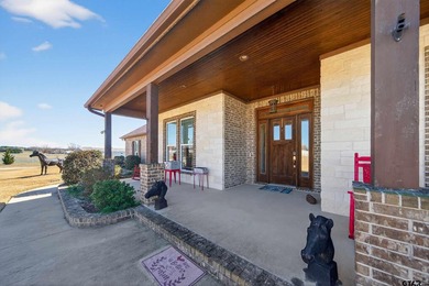 Discover luxury equestrian living in Stallion Lake Ranch - photo 5