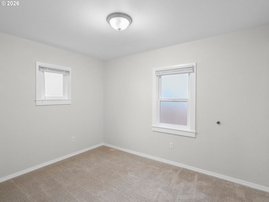 Welcome to Camas View! This safe and private cottage community - photo 7