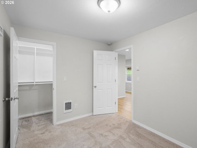 Welcome to Camas View! This safe and private cottage community - photo 8