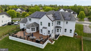Rare opportunity in Red Lion Chase-this expansive 6-bedroom, 6 - photo 3