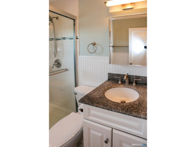 Rare find! This beautifully renovated, move-in ready 2-bedroom - photo 15