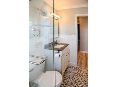 Rare find! This beautifully renovated, move-in ready 2-bedroom - photo 17