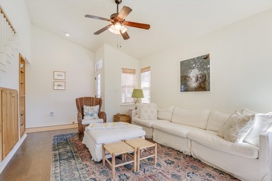 BERMUDA BUNGALOW IN SUNRISE BEACH! Tucked beneath a beautiful - photo 3