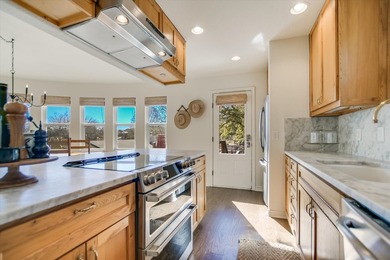 BERMUDA BUNGALOW IN SUNRISE BEACH! Tucked beneath a beautiful - photo 6