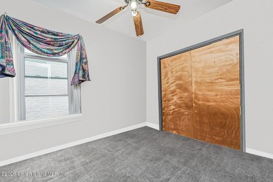 Quiet block, brick home, brand new roof, and a private driveway - photo 7