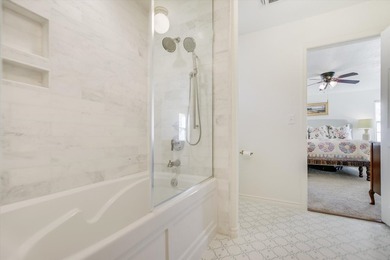 BERMUDA BUNGALOW IN SUNRISE BEACH! Tucked beneath a beautiful - photo 10
