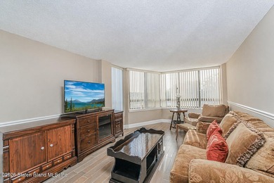 One of the only units in Sunrise Towers with a private terrace - photo 3