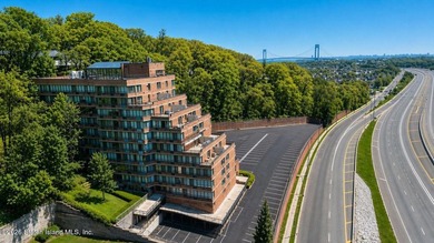One of the only units in Sunrise Towers with a private terrace - photo 4
