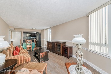 One of the only units in Sunrise Towers with a private terrace - photo 5