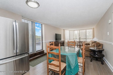 One of the only units in Sunrise Towers with a private terrace - photo 8