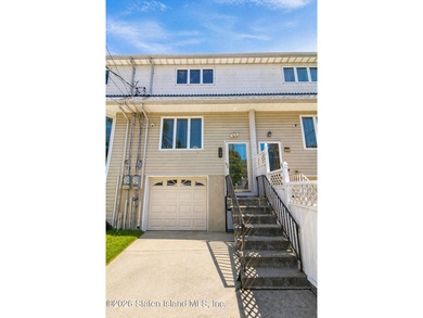 Commuters' delight, gorgeous renovated 3 bedrooms, 2-bathroom - photo 2