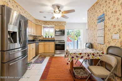 Commuters' delight, gorgeous renovated 3 bedrooms, 2-bathroom - photo 7
