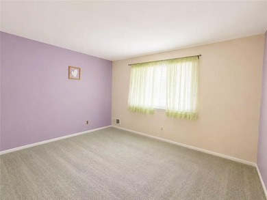 Welcome to this 1,441 SF townhouse located in Staten Island! - photo 9