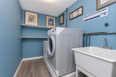 Exceptional investment opportunity in the heart of Ozone Park - photo 4